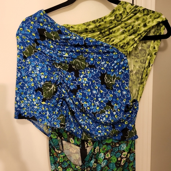 Zara (Bloggers Favorite) Off Shoulder Assymetrical Midi Dress Size Medium - Picture 11 of 15